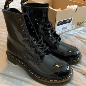 Dr Martens 1460 Black Patent Lamper